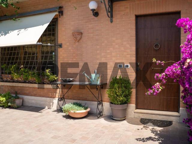 Villa in vendita a Roma RM