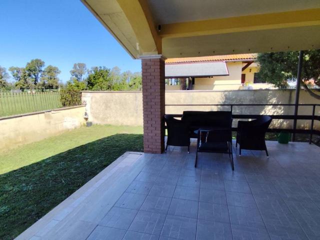Villa in vendita a Roma RM
