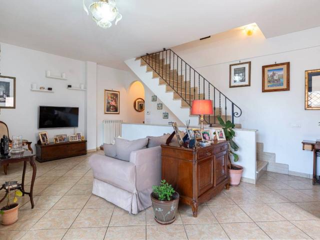 Villa in vendita a Roma RM
