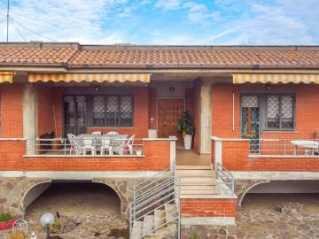 Villa in vendita a Roma RM