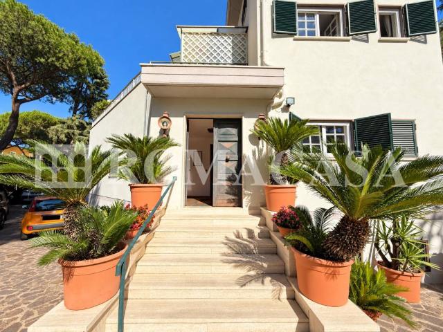 Villa in vendita a Roma RM
