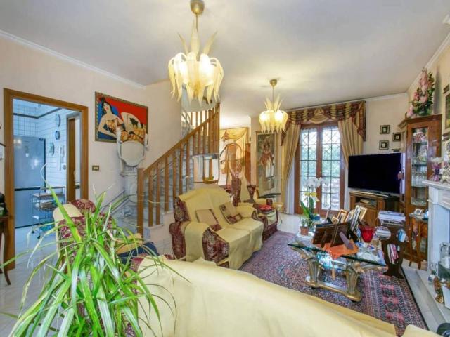 Villa in vendita a Roma RM