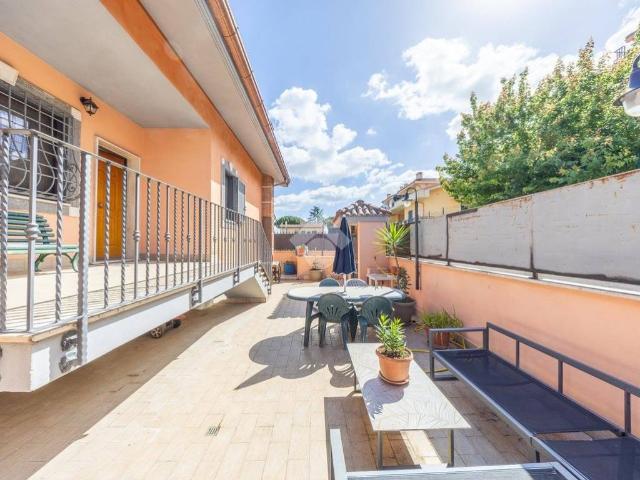 Villa in vendita a Roma RM