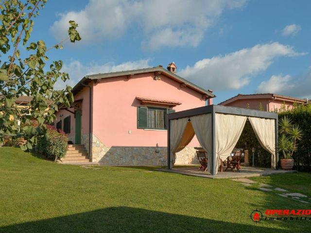 Villa in vendita a Roma RM