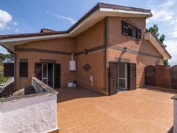 Villa in vendita a Roma RM
