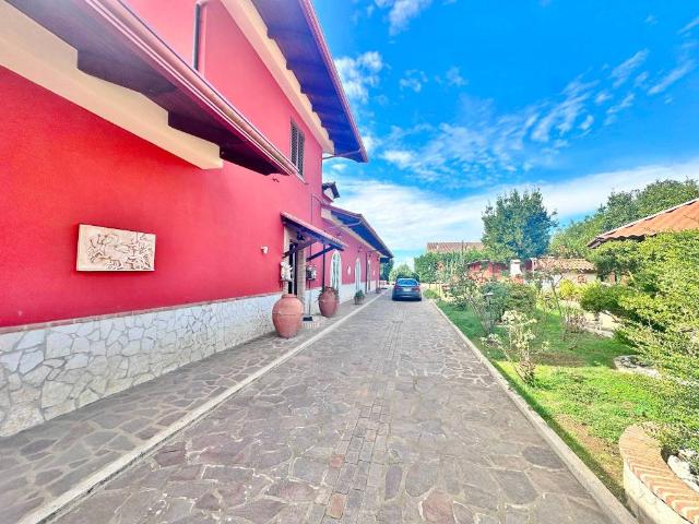 Villa in vendita a Roma RM