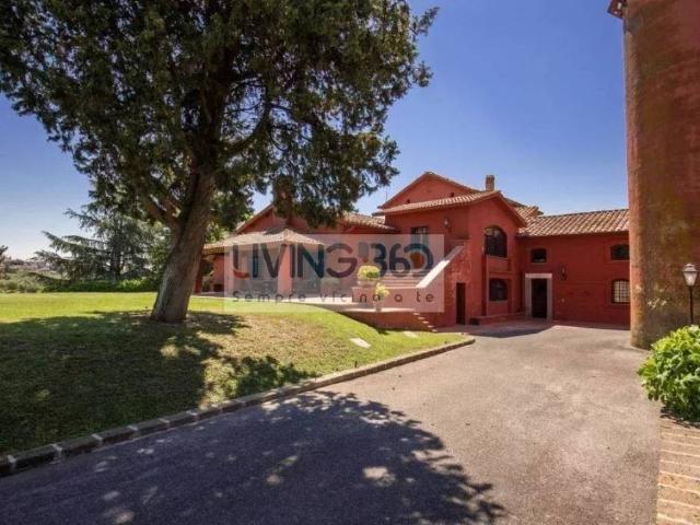 Villa in vendita a Roma RM