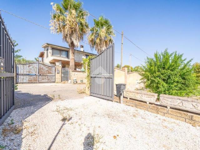 Villa in vendita a Roma RM
