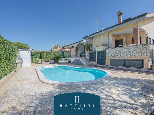 Villa in vendita a Roma RM