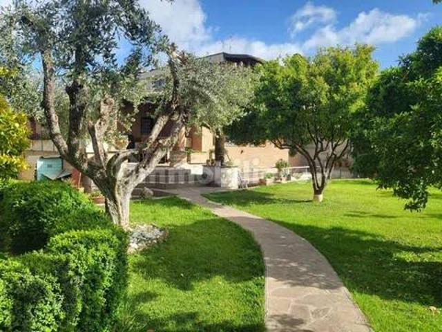 Villa in vendita a Roma RM
