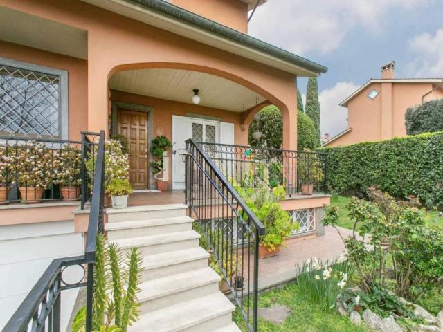Villa in vendita a Roma RM