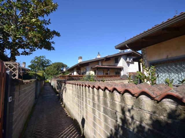 Villa in vendita a Roma RM