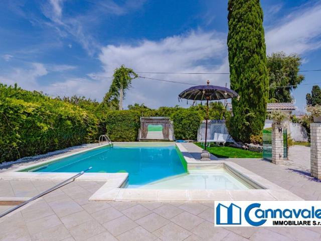 Villa in vendita a Roma RM