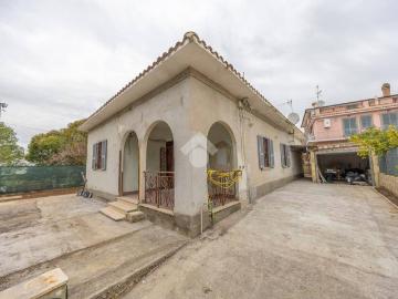 Villa in vendita a Roma RM