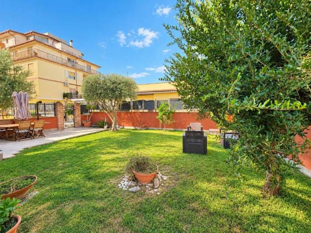 Villa in vendita a Roma RM