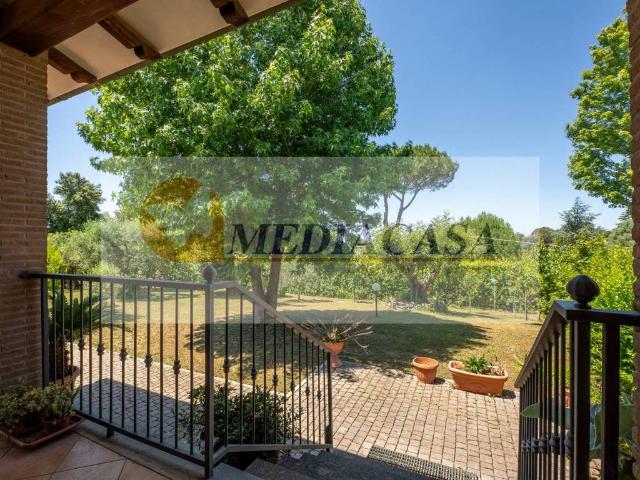 Villa in vendita a Roma RM