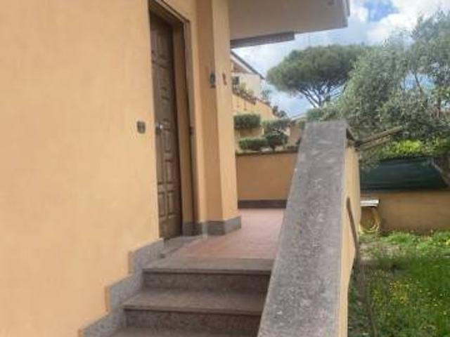 Villa in vendita a Roma RM