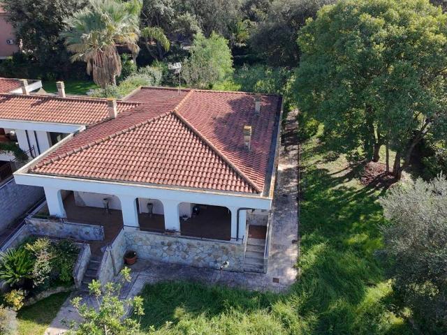 Villa in vendita a Roma RM