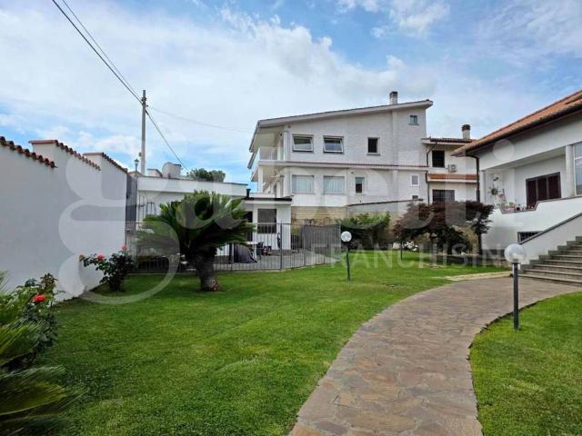 Villa in vendita a Roma RM