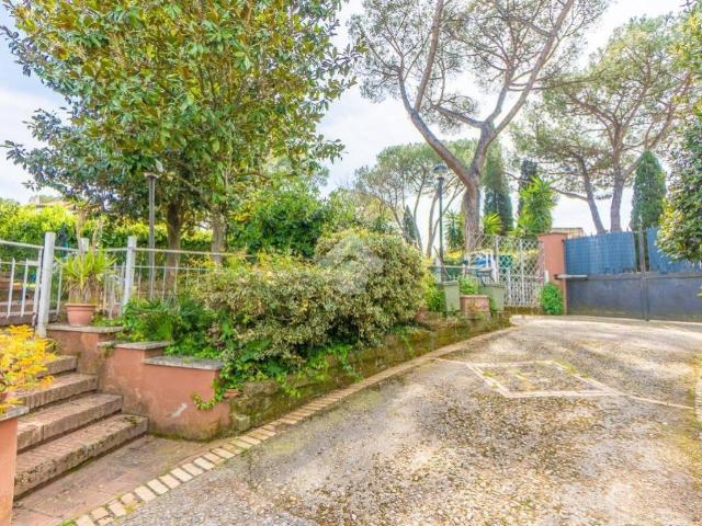 Villa in vendita a Roma RM