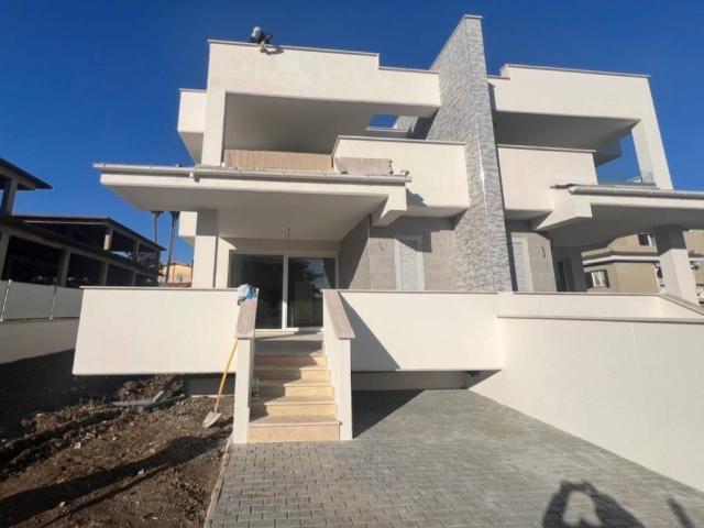 Villa in vendita a Roma RM