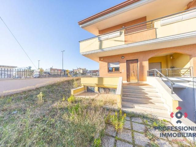 Villa in vendita a Roma RM