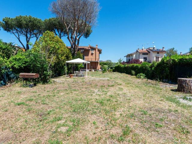 Villa in vendita a Roma RM