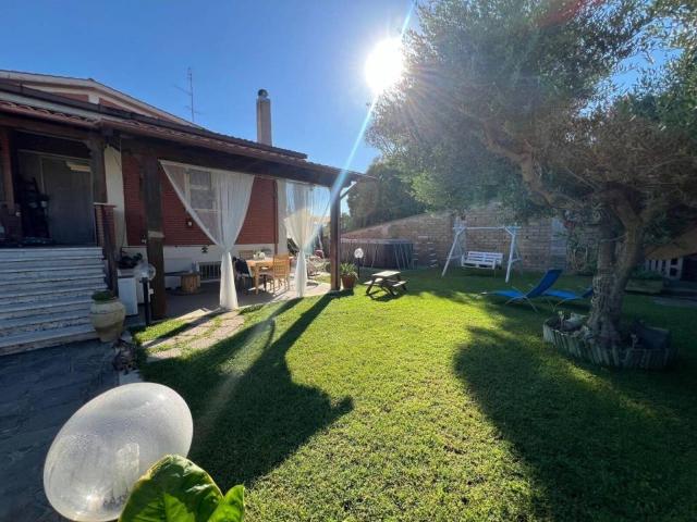 Villa in vendita a Roma RM