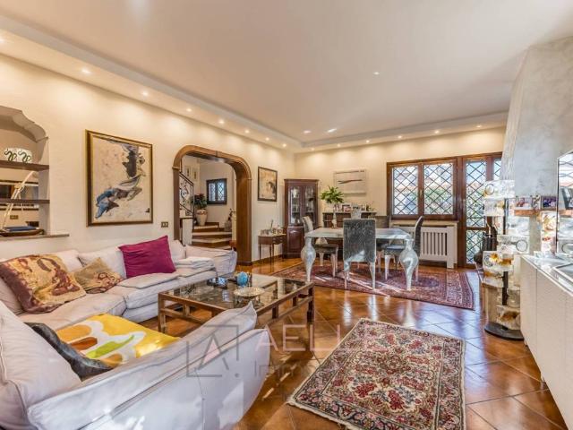 Villa in vendita a Roma RM