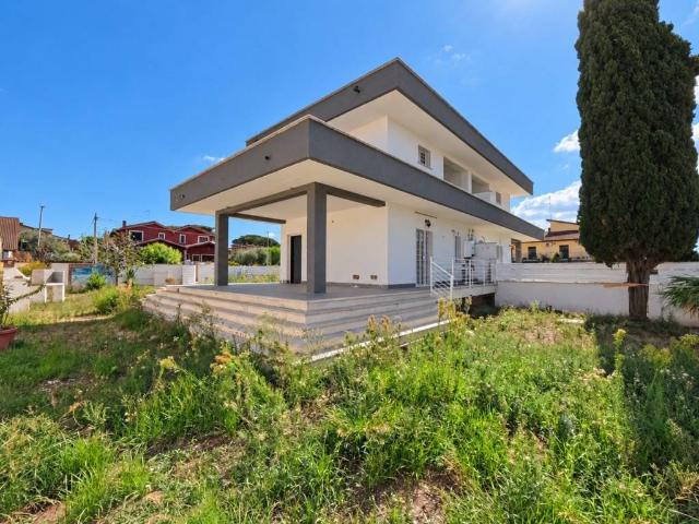 Villa in vendita a Roma RM