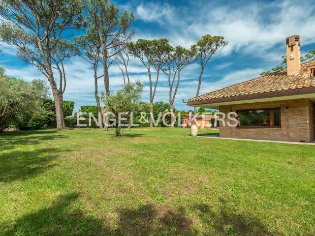 Villa in vendita a Roma RM