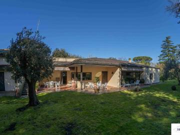 Villa in vendita a Roma RM