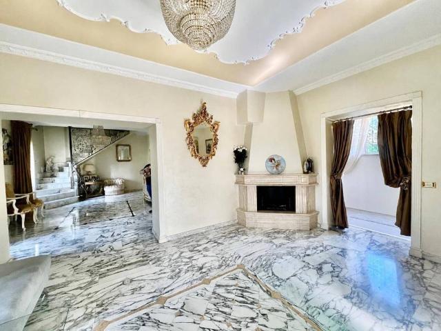 Villa in vendita a Roma RM