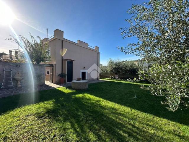Villa in vendita a Roma RM