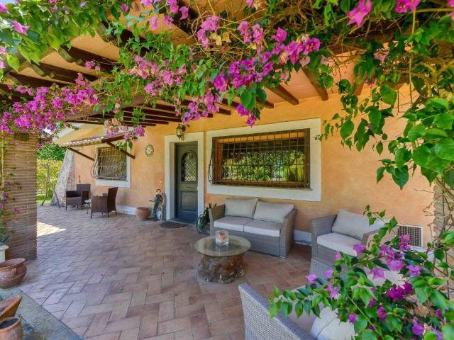 Villa in vendita a Roma RM