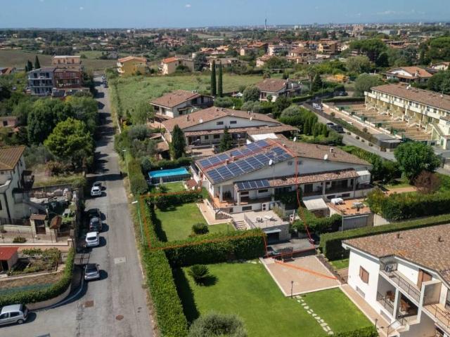 Villa in vendita a Roma RM