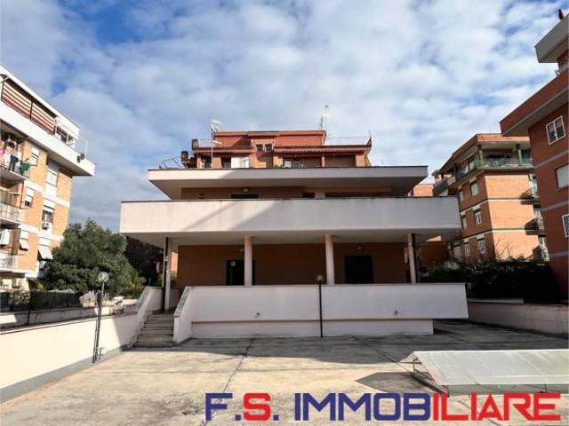 Villa in vendita a Roma RM