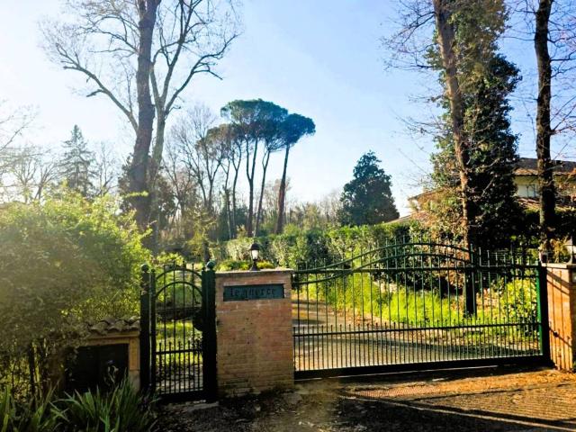 Villa in vendita a Roma RM