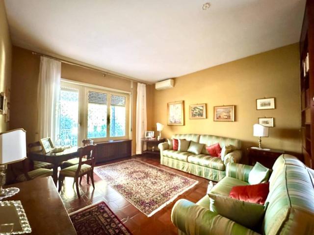 Villa in vendita a Roma RM
