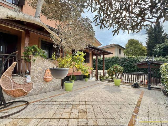 Villa in vendita a Roma RM