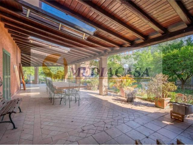 Villa in vendita a Roma RM