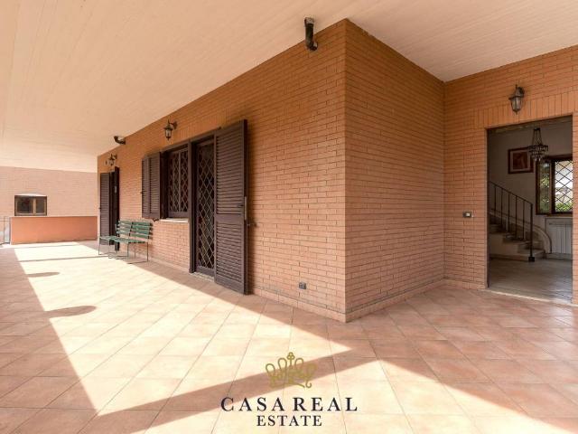 Villa in vendita a Roma RM