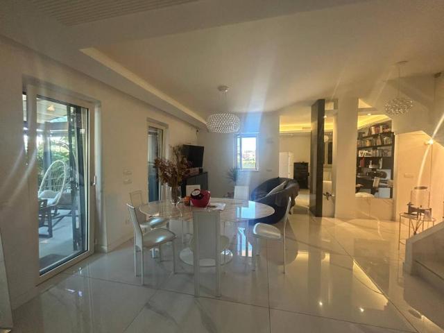 Villa in vendita a Roma RM