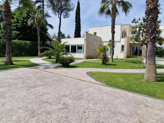 Villa in vendita a Roma RM