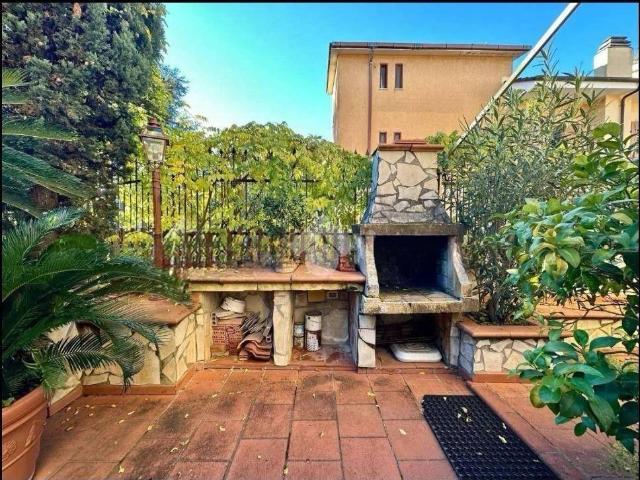 Villa in vendita a Roma RM
