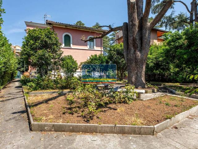 Villa in vendita a Roma RM