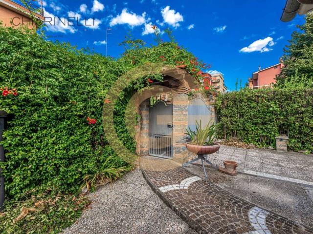 Villa in vendita a Roma RM