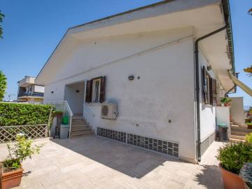 Villa in vendita a Roma RM