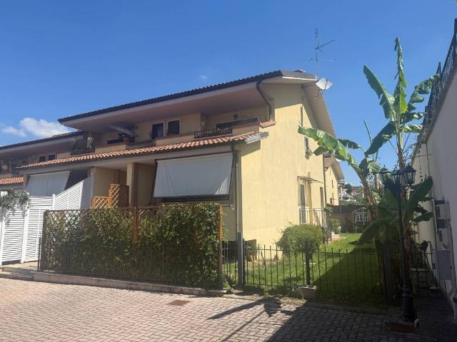 Villa in vendita a Roma RM