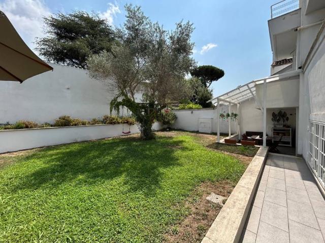 Villa in vendita a Roma RM